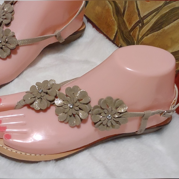 New condition sandal shoes for women size 5.5 - Picture 3 of 6